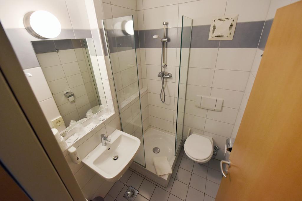 Budget Twin Room,1296020998:JPEG